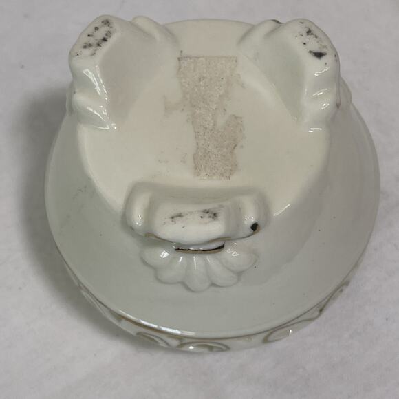Porcelain Tea Light Holder Cream and Gold Gilding. Three Feet and Cut Outs. - Picture 4 of 4